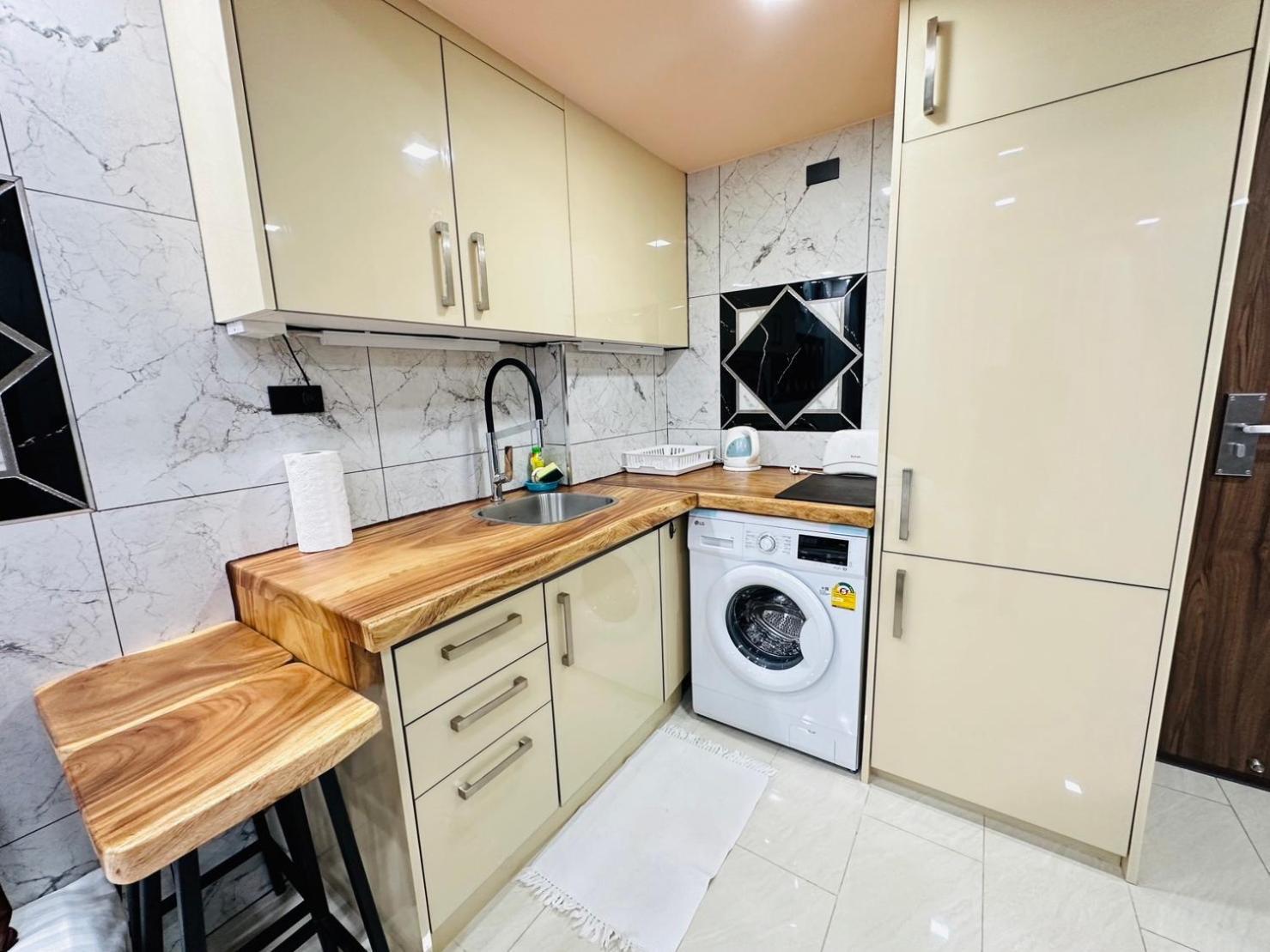 Luxury Business Suits In Grand Avenue By Pattaya City Estates Dış mekan fotoğraf
