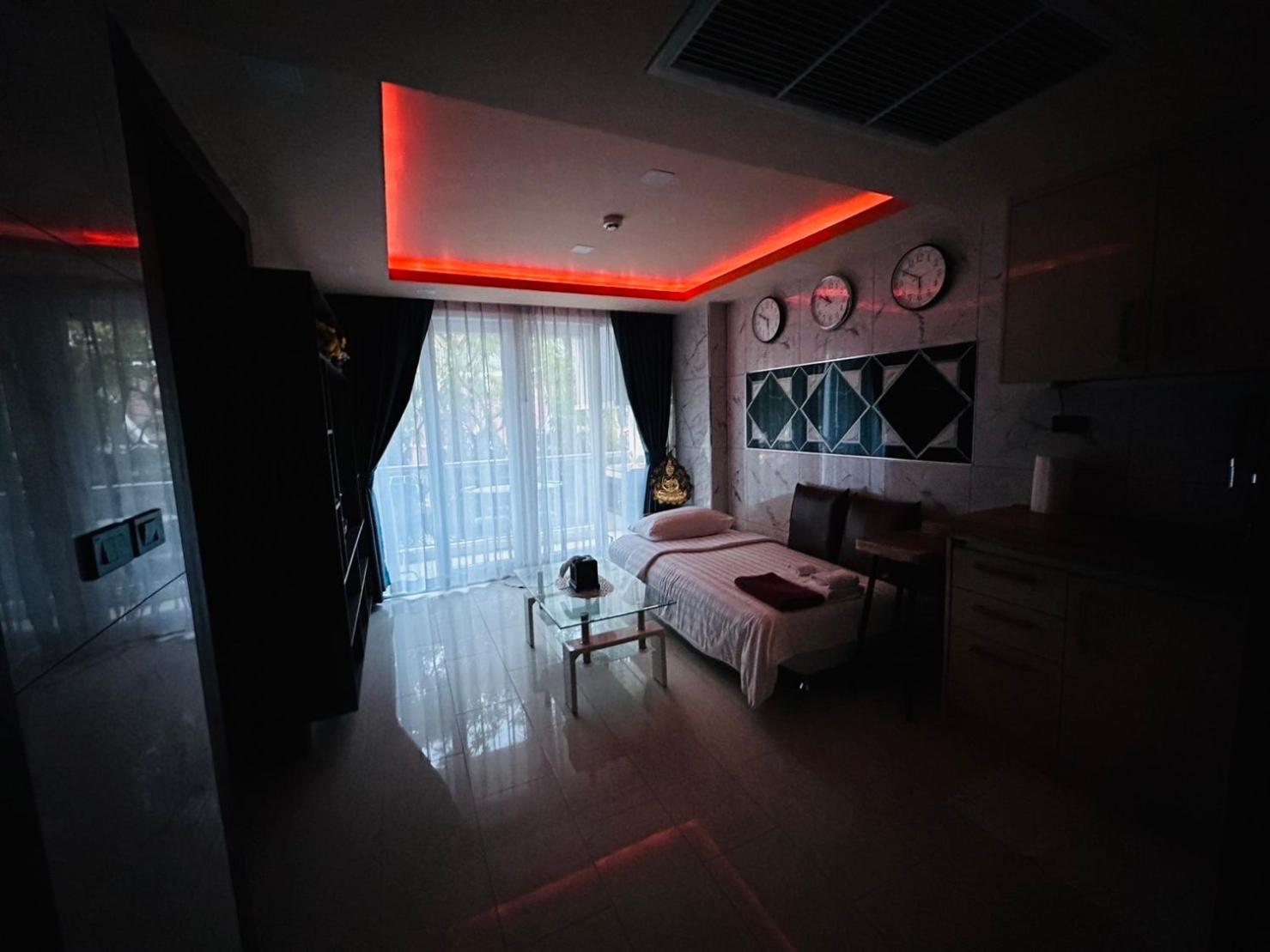 Luxury Business Suits In Grand Avenue By Pattaya City Estates Dış mekan fotoğraf